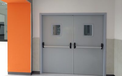 Drzwi przeciwpożarowe do garażu – standard bezpieczeństwa w nowoczesnym budownictwie